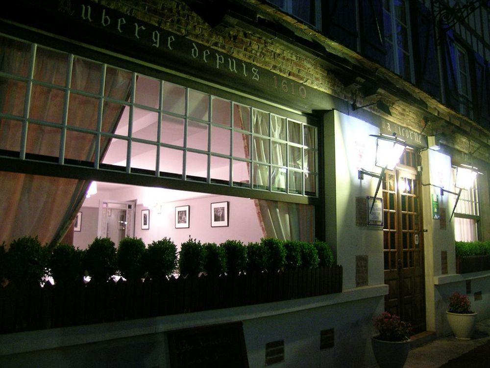 Hotel La Licorne & Spa Lyons-la-Foret Luaran gambar
