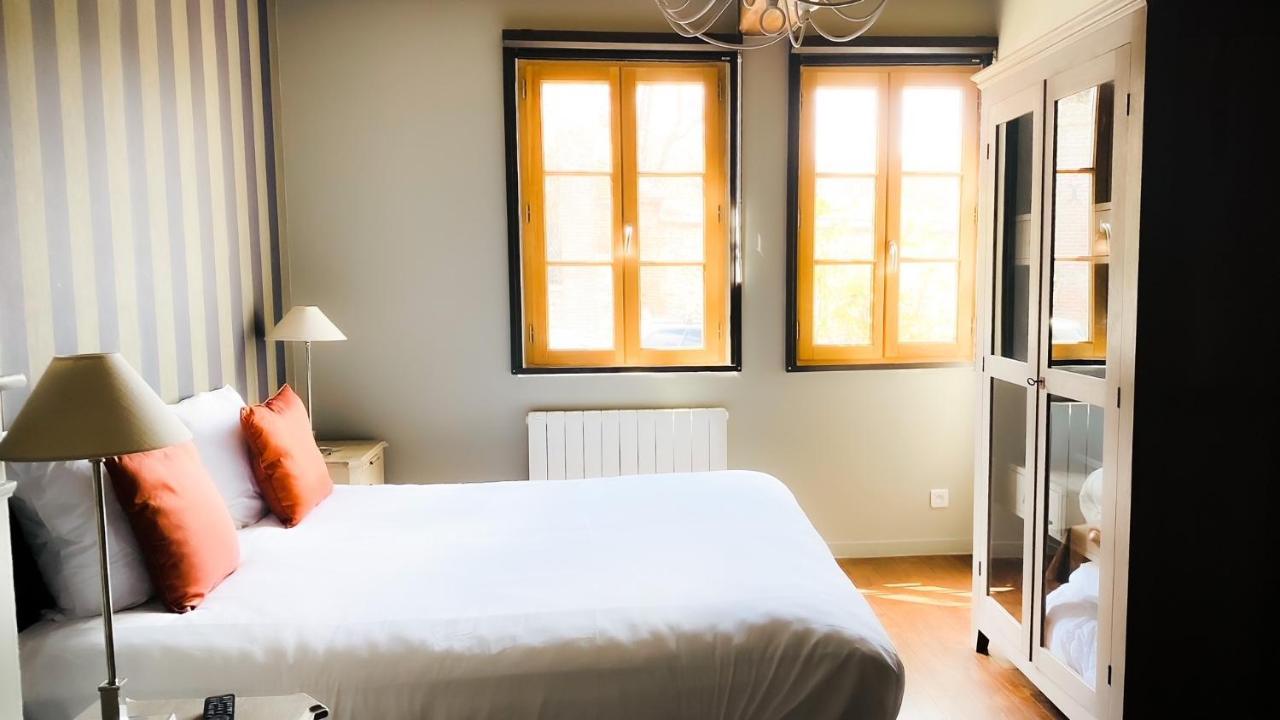Hotel La Licorne & Spa Lyons-la-Foret Luaran gambar