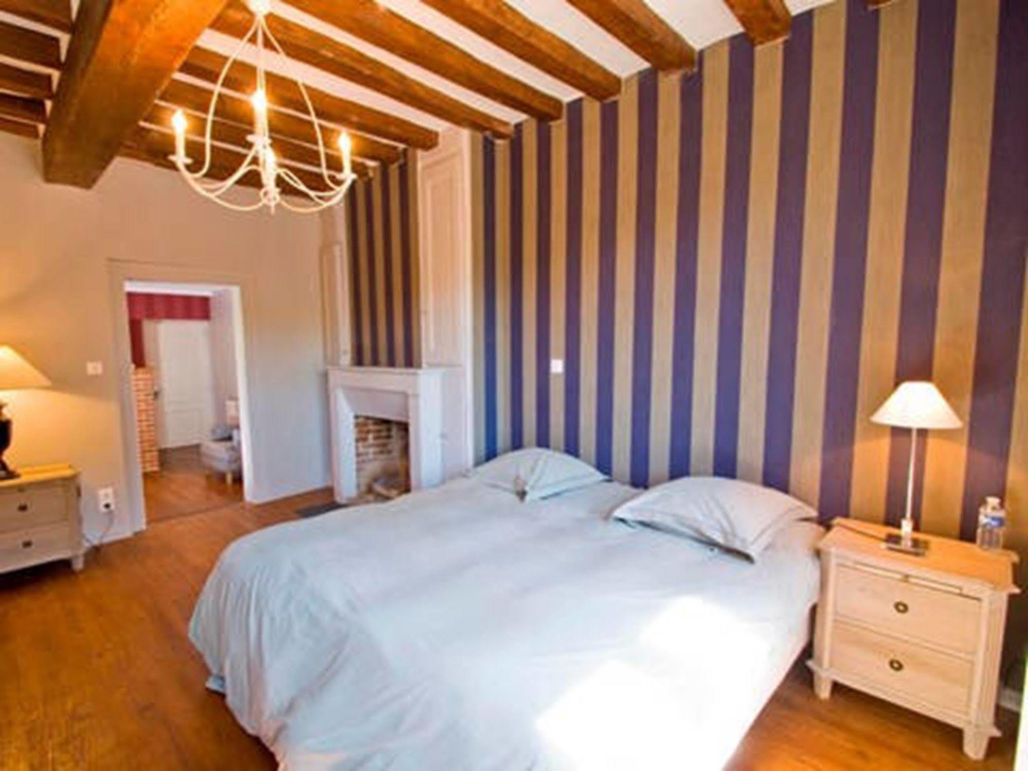 Hotel La Licorne & Spa Lyons-la-Foret Luaran gambar